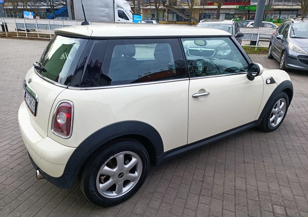 MINI Cooper cena 19900 przebieg: 149324, rok produkcji 2007 z Pyrzyce małe 326
